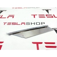 Молдинг бампера переднего Tesla Model S 2020 1056378-00-C
