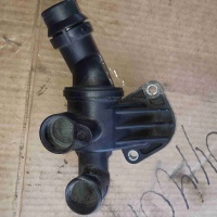 Корпус термостата Volkswagen Passat 2008 06F121111F