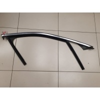 Уплотнитель стекла передней правой двери Mercedes C-klasse W205 2014- A2057256600