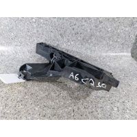 крепление фары правой R. Audi A6 4G/C7 2013 4G0805608