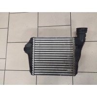 Порше macan интеркулер левый 95b145803b