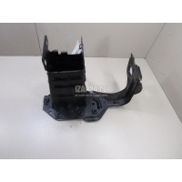 Кронштейн усилителя переднего бампера правый Mercedes Benz W203 (2000 - 2006) 2036202495