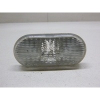 Повторитель на крыло белый Renault Clio II/Symbol (1998 - 2008) 8200394531