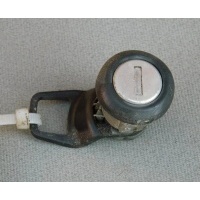 Личинка двери передней прав. daewoo nexia S6460003