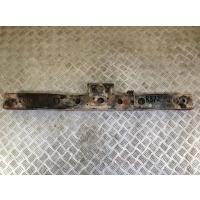 Балка под КПП Toyota Hilux 2012