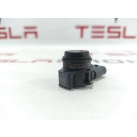 Датчик парктроника Tesla Model X 2021 1048474-01-A