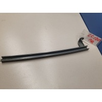 Направляющая стекла передней правой двери Toyota Land Cruiser Prado 120 2002-2009 6740360090