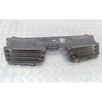 Решетка радиатора Renault Clio 2 поколение [рестайлинг] (2001-2005) 2005 8200272056