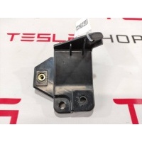 Кронштейн крепления передней внутренней решетки левый Tesla Model S 2017 1061331-00-B,1020793-00-B