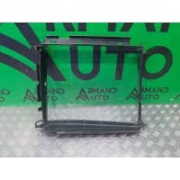Дефлектор радиатора Renault Duster 1 2010-нв 215590775R