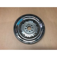 Volkswagen passat b8 1.8tsi колесо двухмассовый 06k105266e