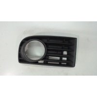 Заглушка (решетка) бампера правая Volkswagen Golf 5 2003-2009 2005