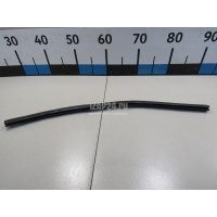 Уплотнитель капота VAG Polo (2001 - 2009) 6Q0823699
