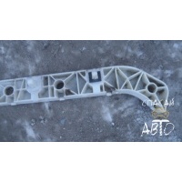 Кронштейн заднего бампера Nissan Tiida (C11) 2007-2014 85226EM30A