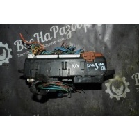 Блок предохранителей Mitsubishi Carisma седан 1999 MR318747