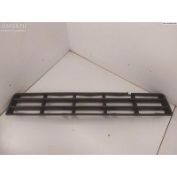Решетка (заглушка) в бампер Перед. Volkswagen Golf-4 1998 1J0853677