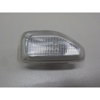 Повторитель на крыло левый белый Renault Logan II 2014 261651140R