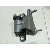 Петля двери передней правой нижняя Mercedes-Benz C-класс W204/S204 (2006—2011) A2047200437, A2047201837