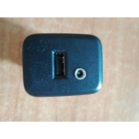 Разъем AUX / USB Chevrolet Equinox 3 2018 13591084