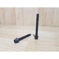 Болт головки блока цилиндров Mazda Demio DW 2001 B63010135A