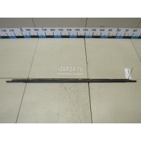 Накладка стекла переднего правого VAG Golf V (2003 - 2009) 1K3837478D5AP