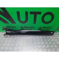 Накладка стойки лобового стекла Land Rover Discovery 4 2009-2016 LR046851