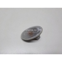 Повторитель на крыло белый Mazda BT-50 (2006 - 2012) UR5651120