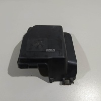 Крышка блока предохранителей Renault Duster 2012 243825499R