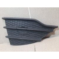 Решетка в бампер правая Ford Kuga 2 1832894