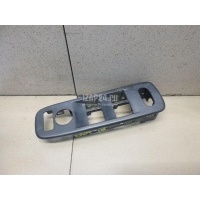 Накладка блока управления стеклоподъемниками Renault Kaptur 2016 809617810R