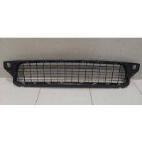 Решетка в бампер центральная RENAULT Duster 2012> 622545914R