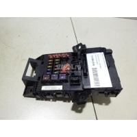 Блок предохранителей Toyota Avensis I (1997 - 2003) 8273005010