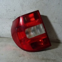 Skoda йети фонарь левая 5l0945111
