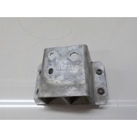 Кронштейн усилителя заднего бампера правый Toyota RAV 4 (2000 - 2005) 5832342010