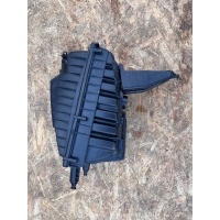 Корпус воздушного фильтра левый Land Rover Range Rover 3 2012 LR011357