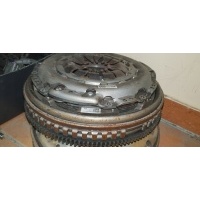 Муфта колесо двухмассовый 123104832r 1.5 dci nissan