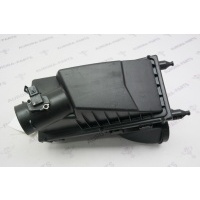 Корпус воздушного фильтра (4.4L DOHC DITC V8 Diesel) LH Land Rover Range Rover 30DDTX L405 2012 LR095790