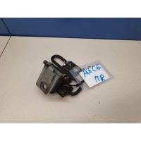 Петля двери передней правой нижняя Audi A6 C6 2004-2011 4F0831412A