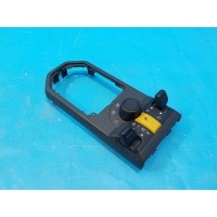 Блок кнопок управления пневмоподвеской LAND ROVER Discovery III 2004-2009 YUD501230WUX