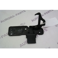 Крючок капота Land Rover Discovery L462 2016 LR137754