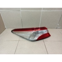 Фонарь задний наружный левый Toyota Camry V70 8156133660