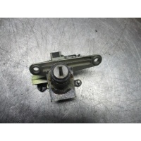 Замок багажника Audi A4 2001 8d9827573a