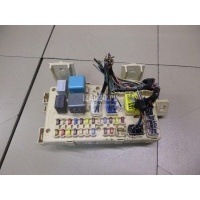 Блок предохранителей Toyota Avensis II (2003 - 2008) 8273005050