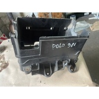 Volkswagen поло 9n корпус akumulatora 6q0915419b