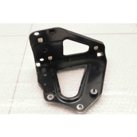 Кронштейн крыла переднего левого Audi A6 C6 2005-2011 4F0821135B