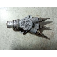 Подогреватель охлаждающей жидкости (антифриза) Volkswagen Passat B5 2000 038121145