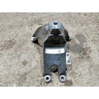 кронштейн двигателя правый Audi A4 B9 2016 8W0199308A