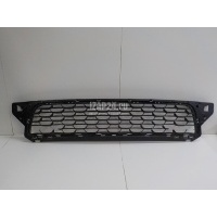 Решетка в бампер центральная Renault Duster 2012 622540347R