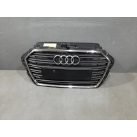 Решетка радиатора Audi A3 8V 8V3853651AA