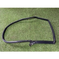 уплотнительная резинка Audi A5 Sportback 8T 2010 8t8833707c